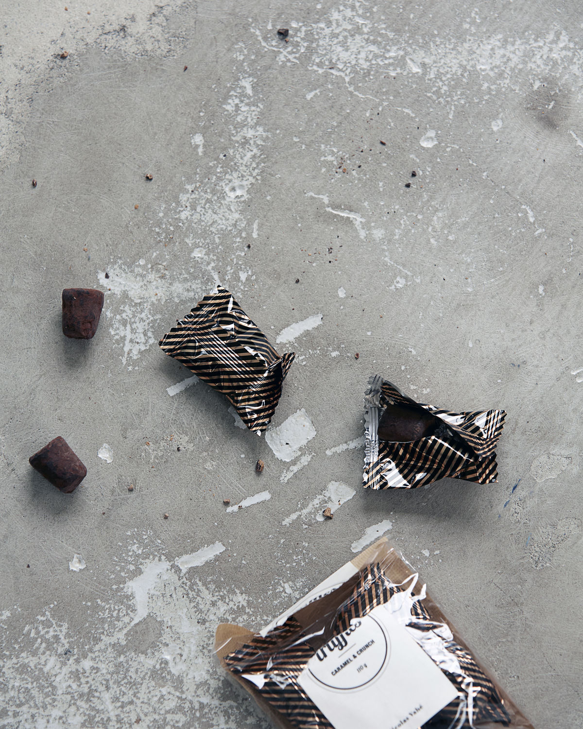 Nicolas Vahe - Cocoa truffles, caramel & crunch, "106300701"