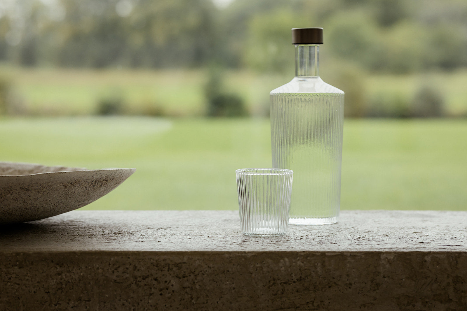 Paveau Wasserflasche mit Deckel "White Haven"