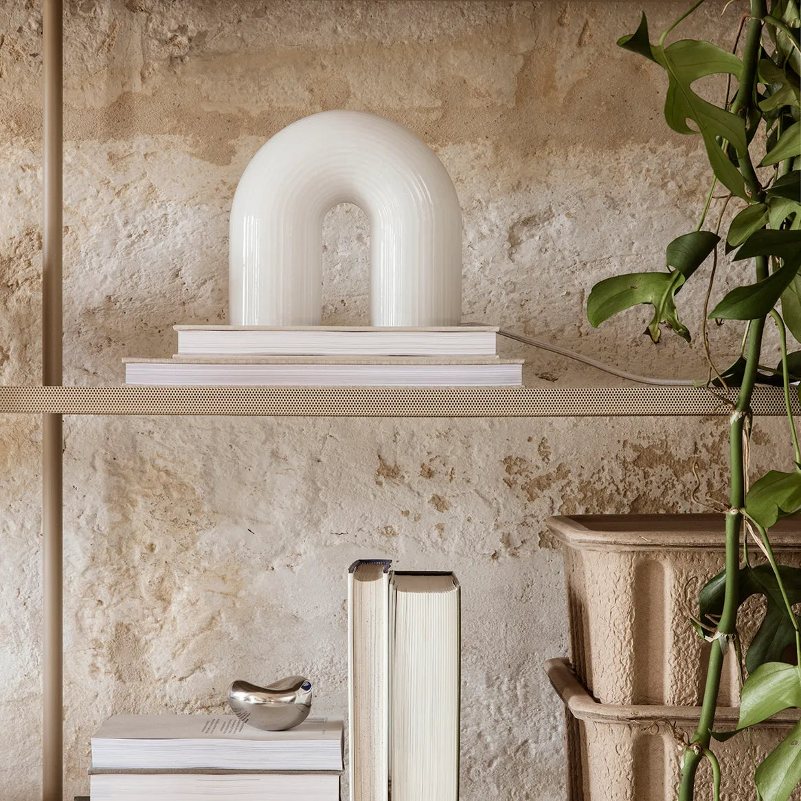 FERM LIVING - Tischleuchte "Vuelta Lamp" White