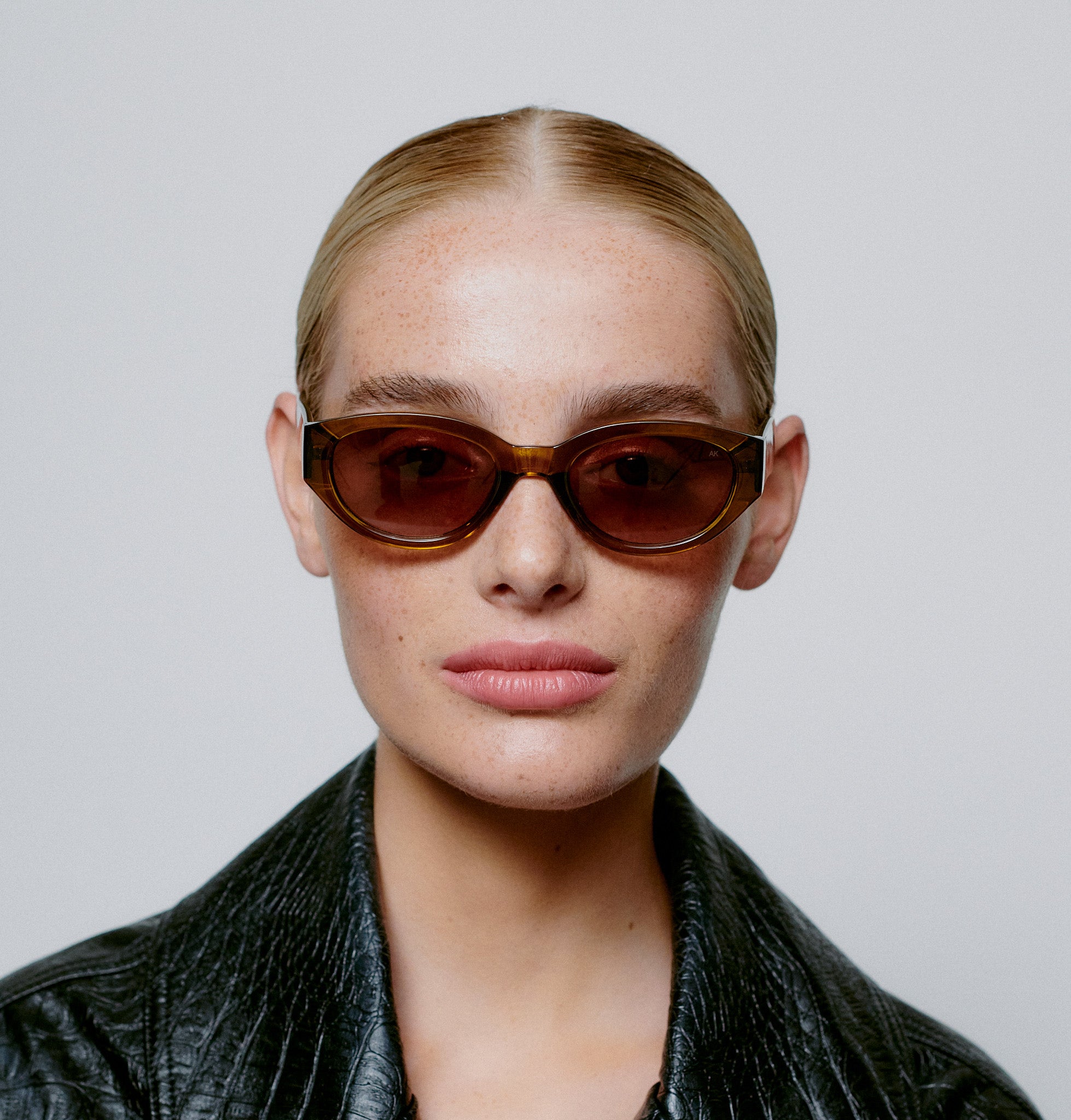 A.KJAERBEDE - Sonnenbrille "Winnie" 18315-14 Smoke Transparent