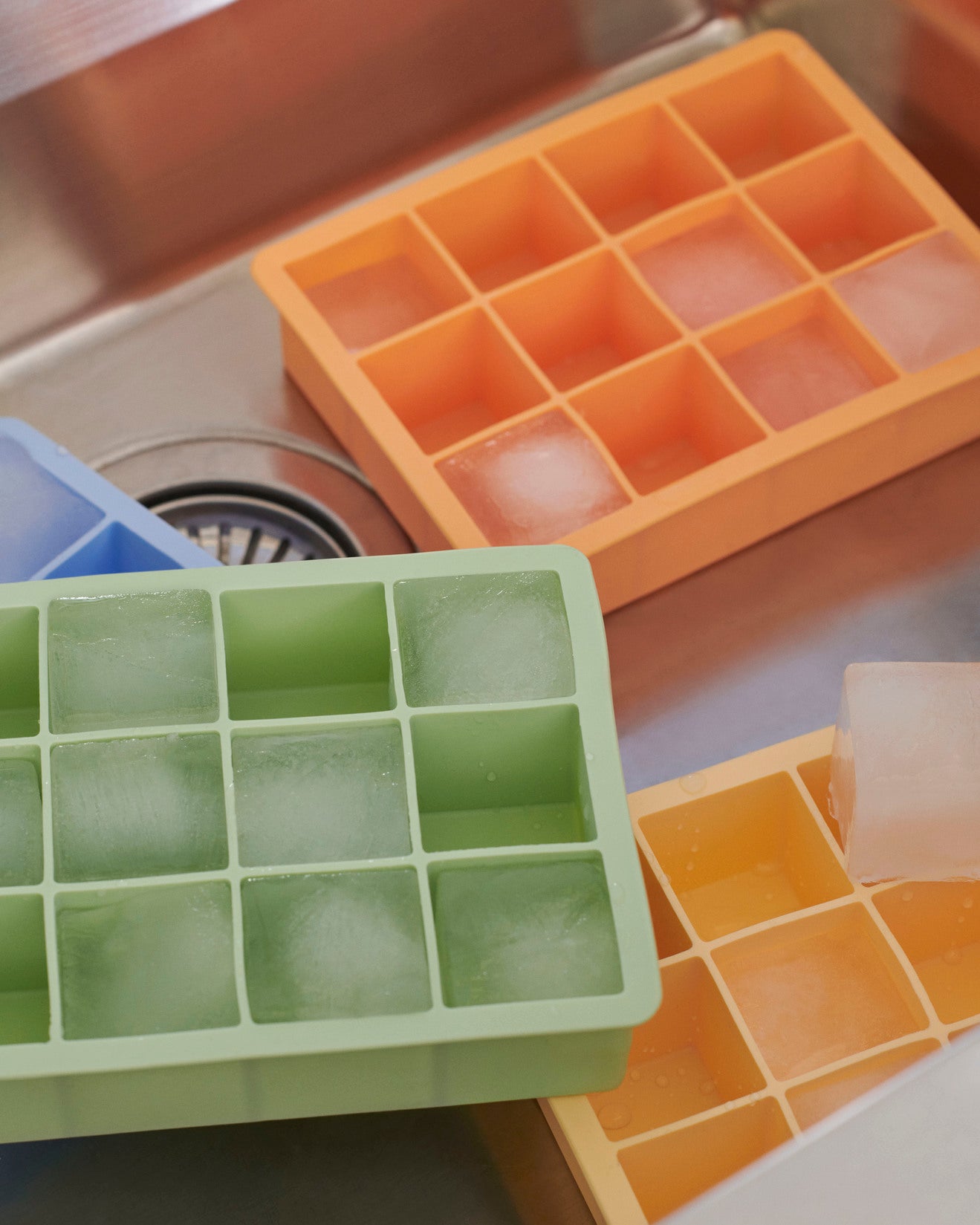 HAY - Eiswürfelform "Square X" Large Peach