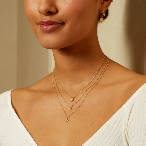 SATYA - Kette Ever Forward Mini Lotus, vergoldet