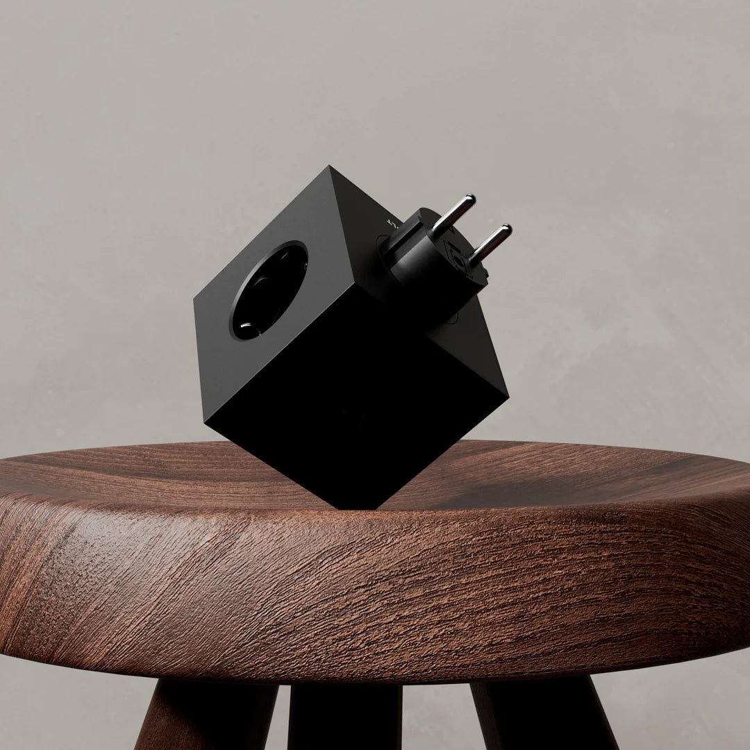 AVOLT - Steckdosenwürfel "Square 2" Stockholm Black