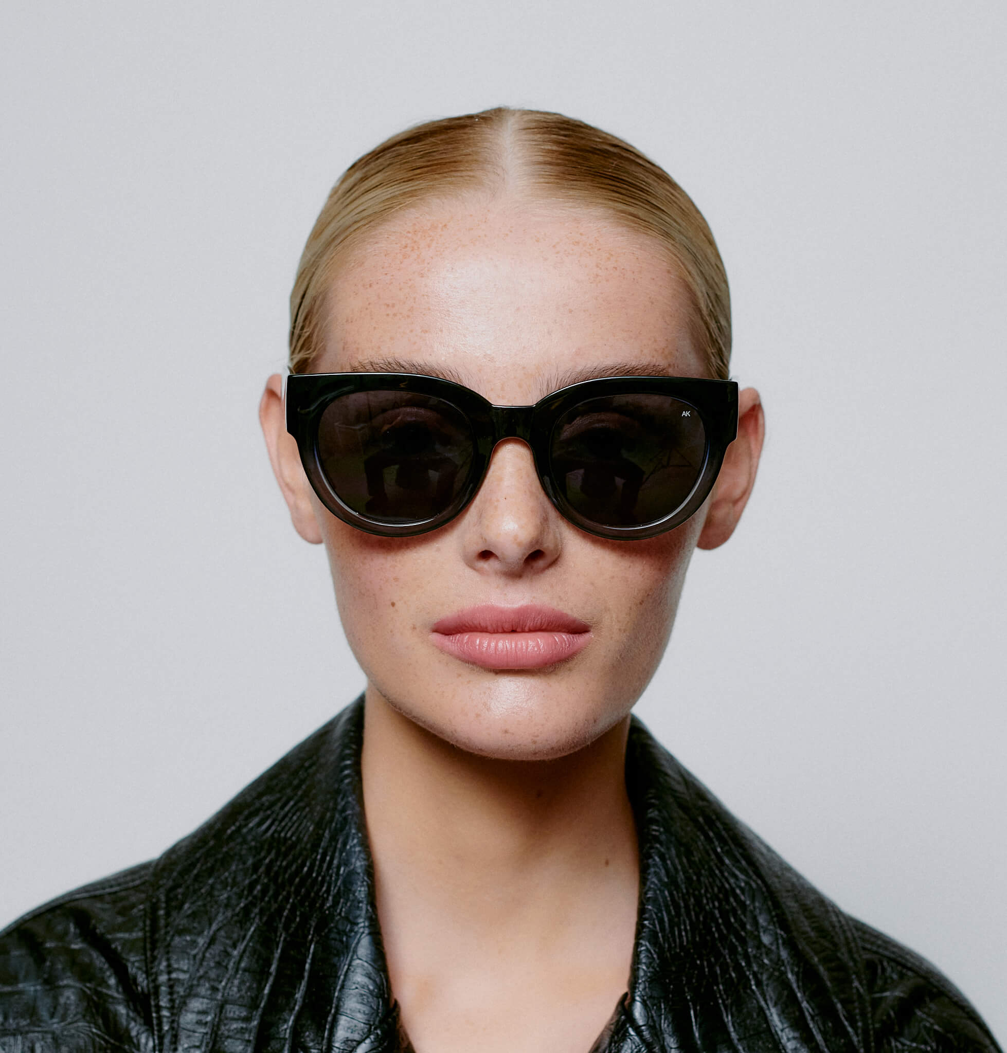 A.KJAERBEDE - Sonnenbrille "Lilly" 2215-008 Black/Grey Transparent