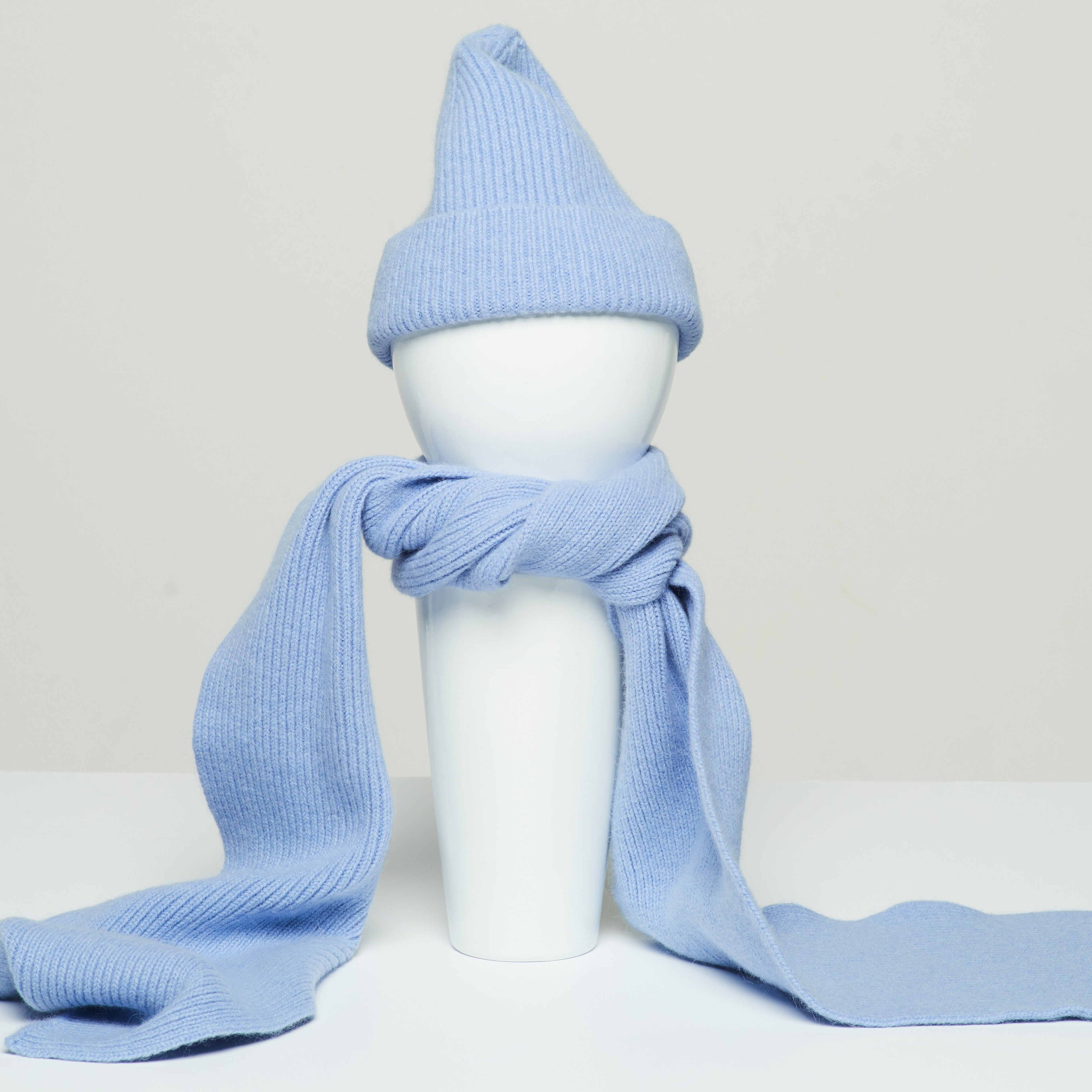LE BONNET - Strickschal Light Blue Sky