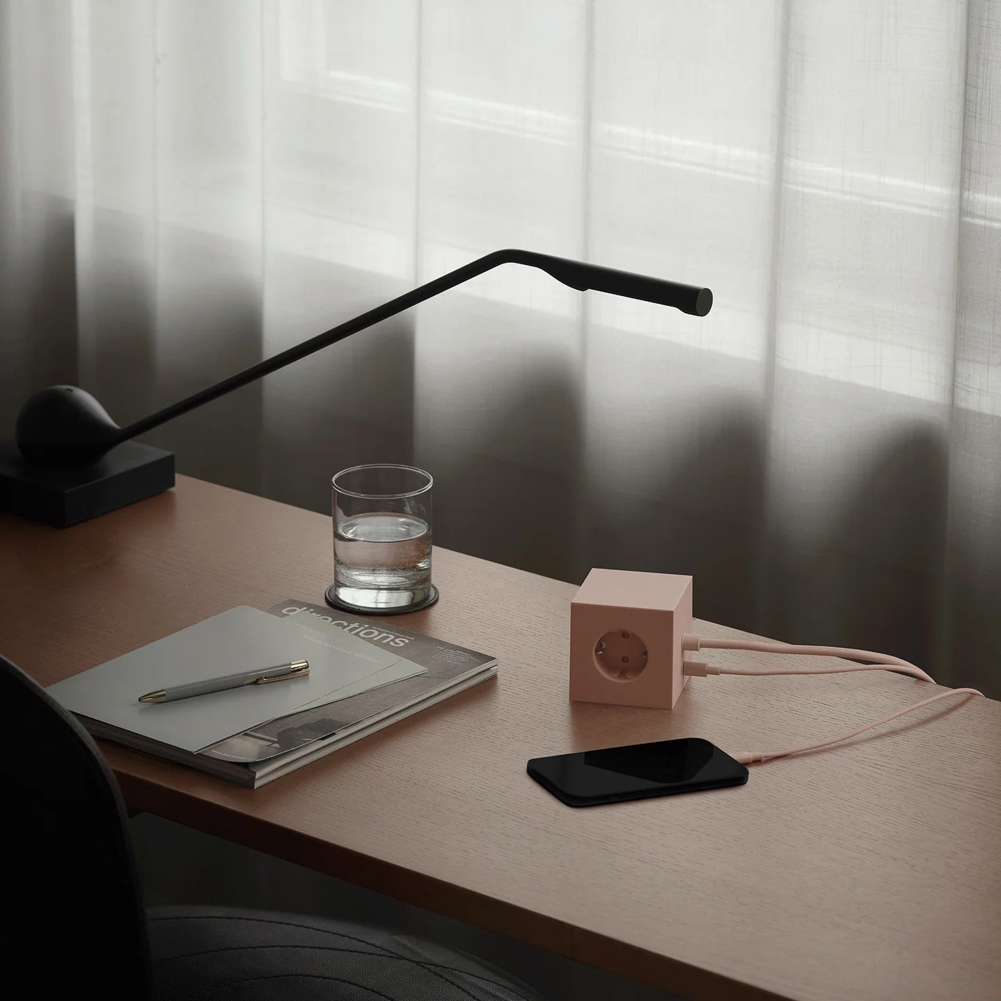 AVOLT - Steckdosenleiste &quot;Square 1&quot; USBC Pink