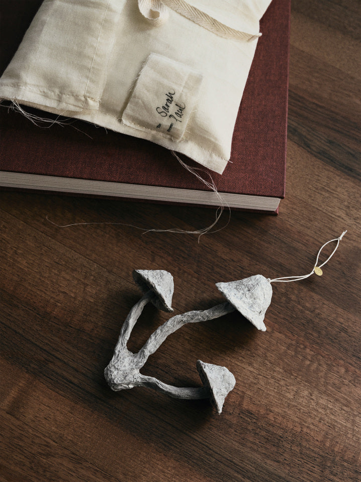 FERM LIVING - Christbaumschmuck &quot;Mushroom Ornaments&quot; 3 Caps White