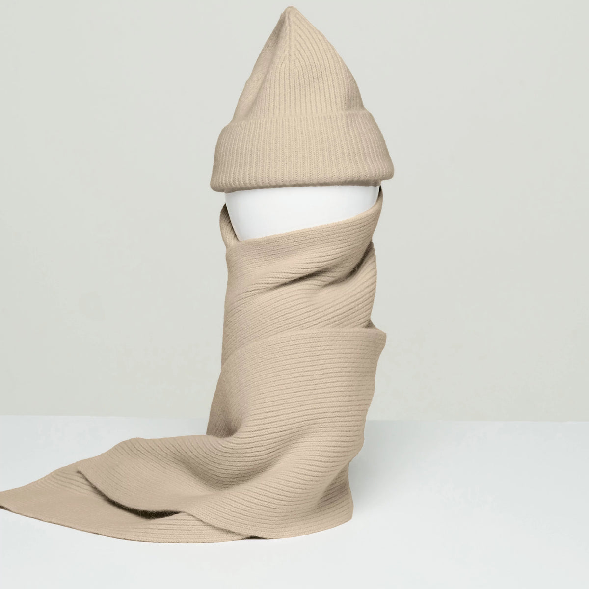 LE BONNET - Strickschal Sand