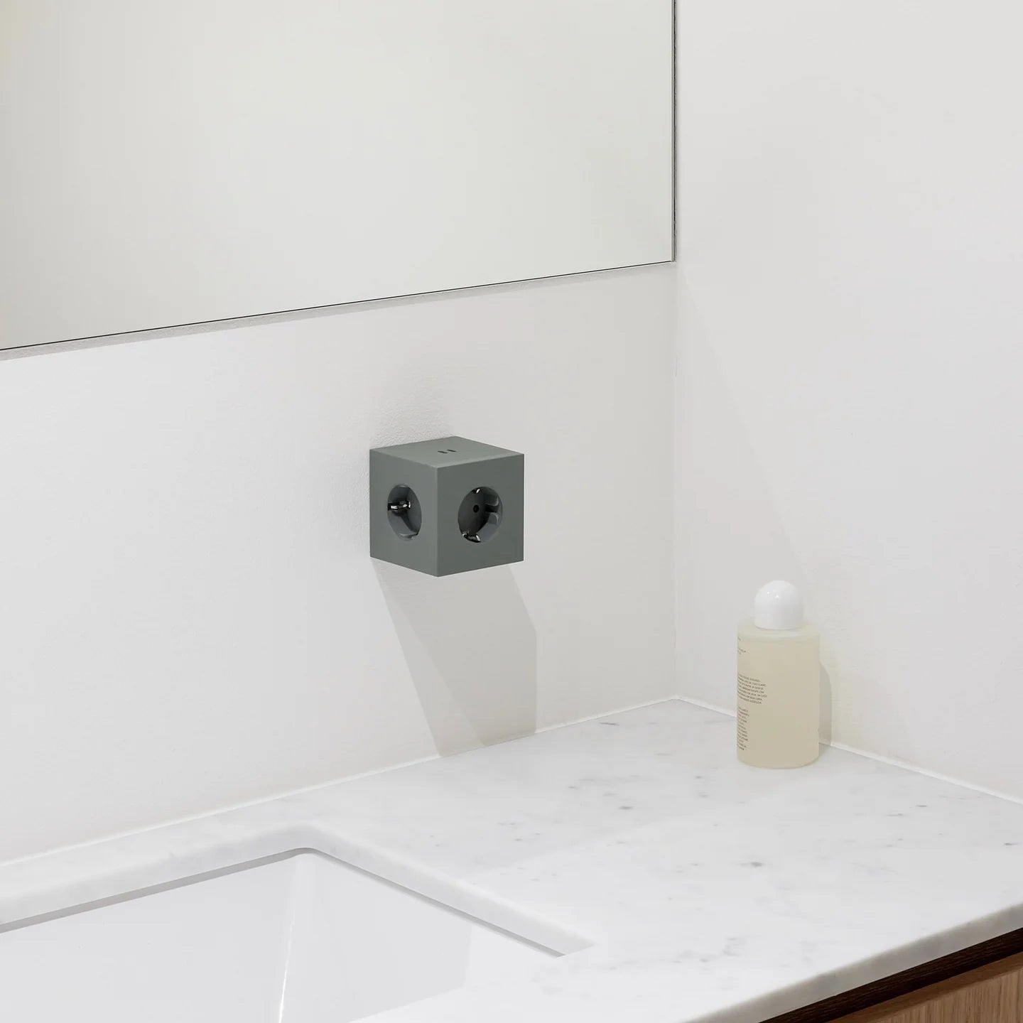 AVOLT - Steckdosenwürfel &quot;Square 2&quot; Oak Green