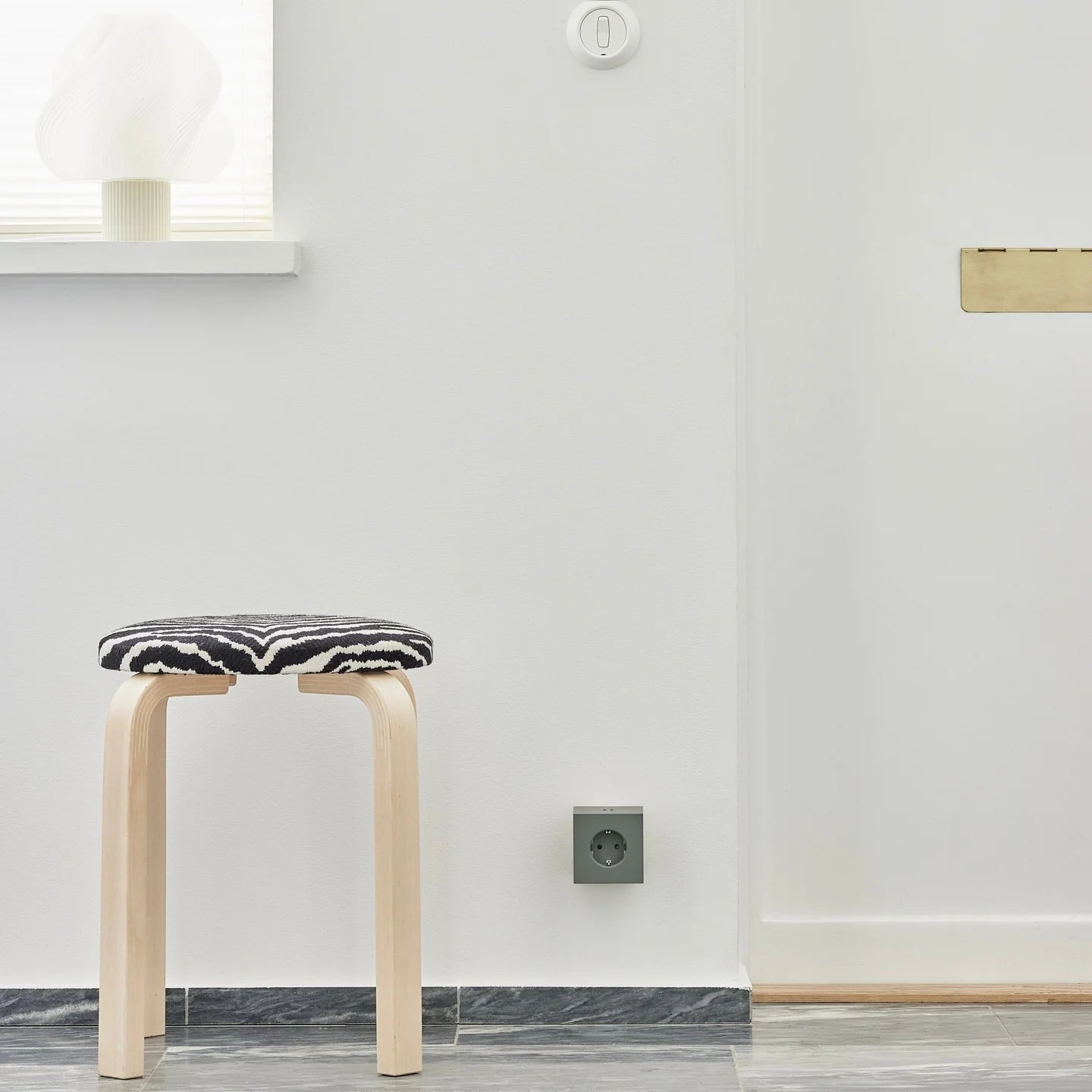 AVOLT - Steckdosenwürfel &quot;Square 2&quot; Oak Green