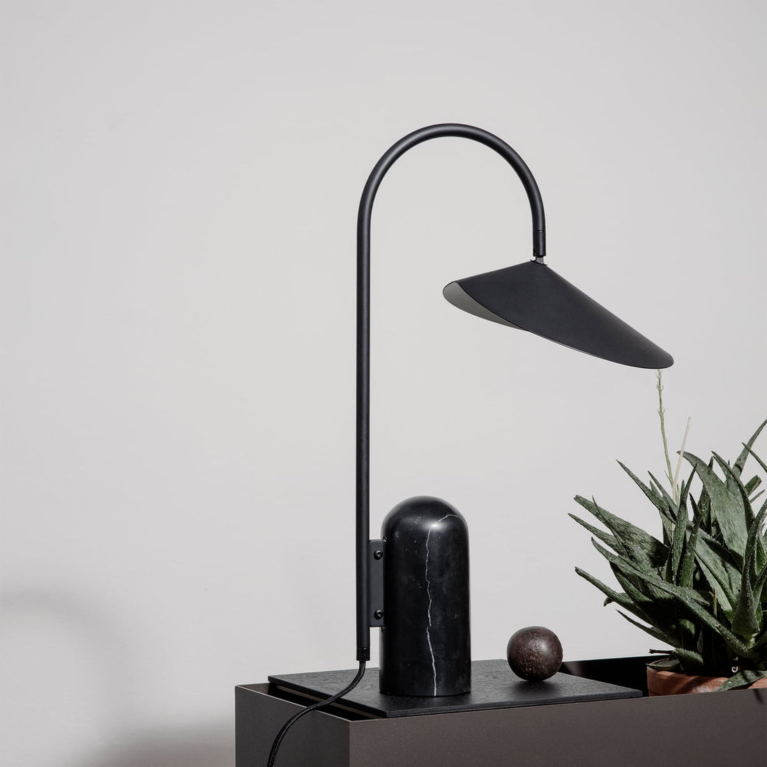 FERM LIVING - Tablett für Plant Box "Tray" Oak Black -  - No59 Conceptstore Cologne